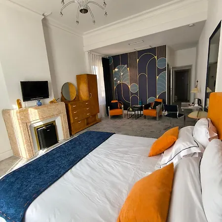 Art Deco Independant Appartement